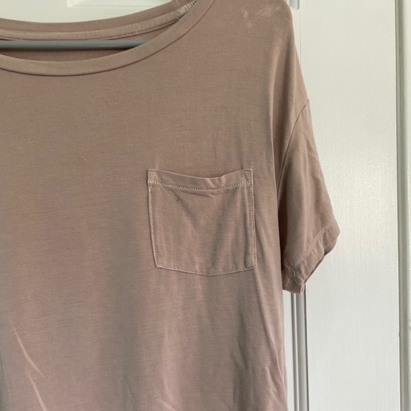 ⭐️5 for 25⭐️American Eagle T-Shirt - Picture 3 of 4